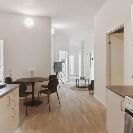 شقة 4br Med Plads Til 7 I Hjertet Af Århus
